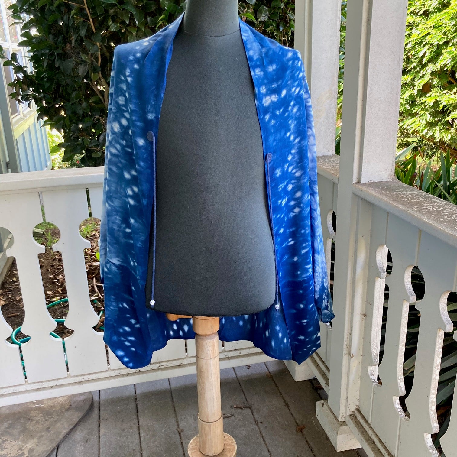 Shibori Honeycomb Rayon Shrug in Blue 003