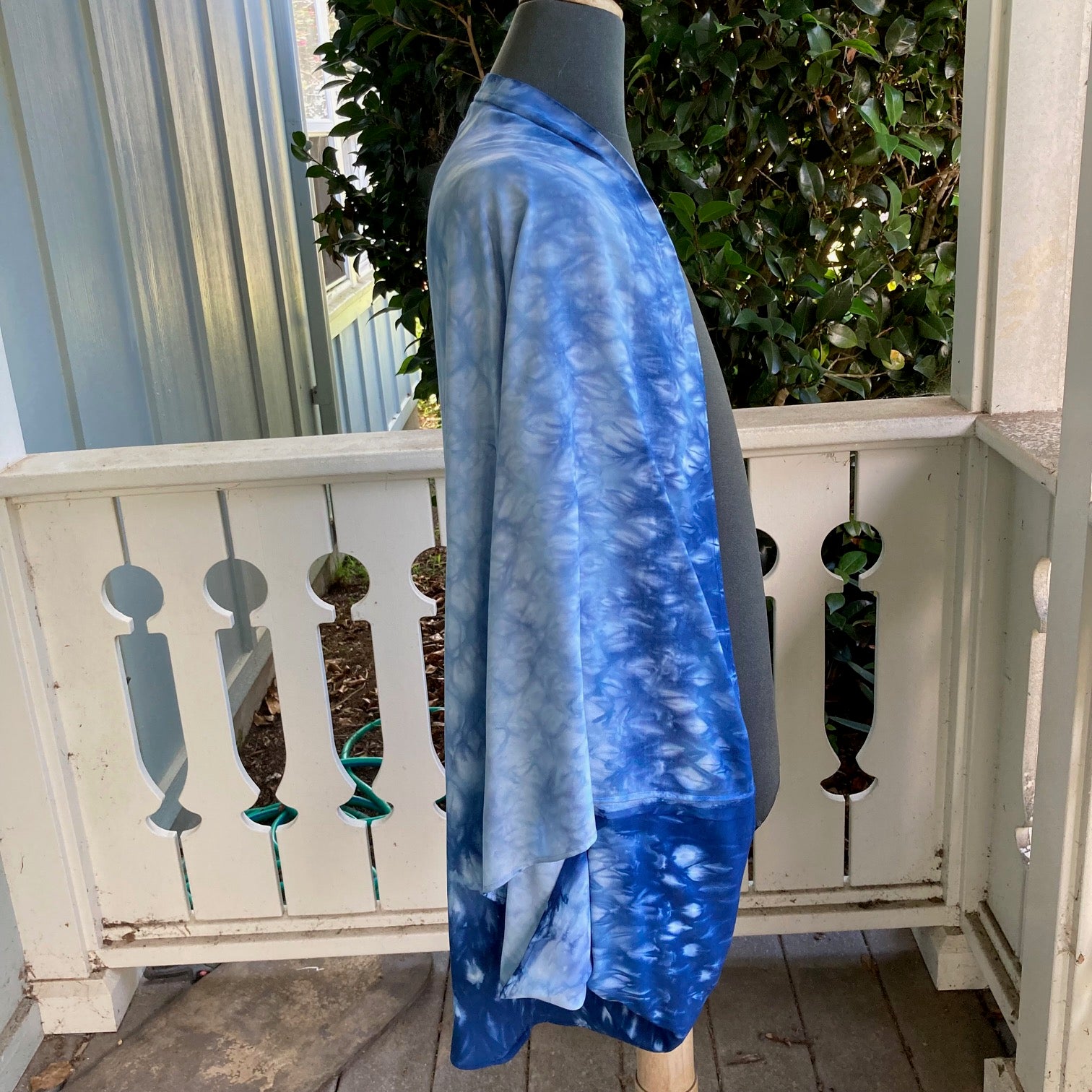 Shibori Honeycomb Rayon Shrug in Blue 004