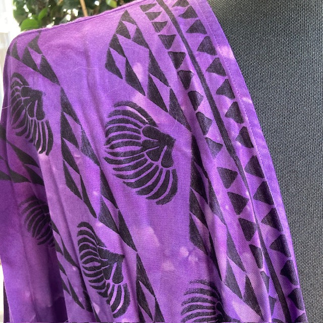 Ohe Kapala TIE Blouse in Purple Ombre with the Mauna and Lehua