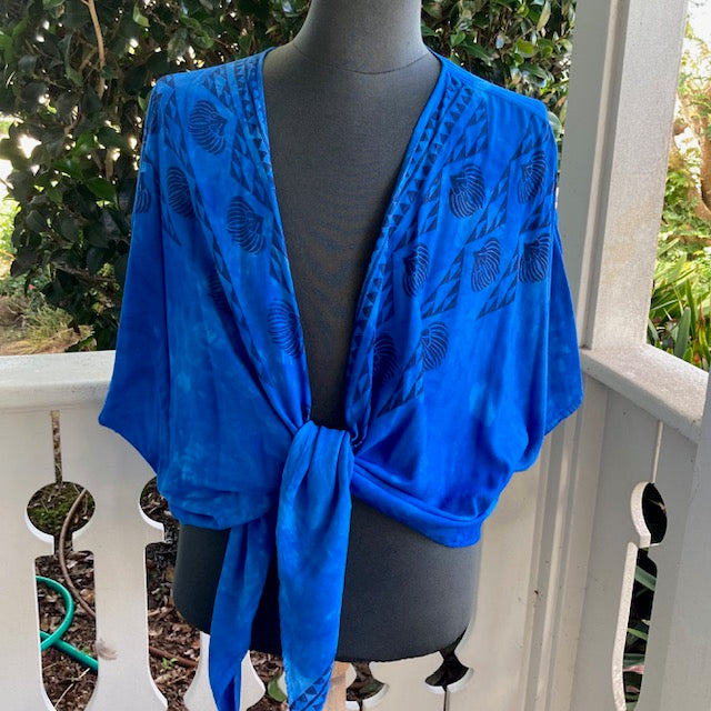 Ohe Kapala TIE Blouse in Medium Blue with the Mauna and Lehua