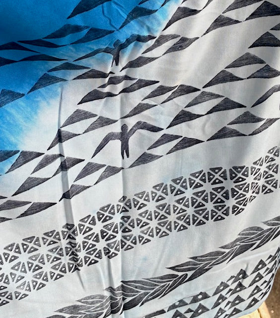 Ohe Kapala Kimono Wrap in Mottled Blue and White with Mauna and 'Iwa