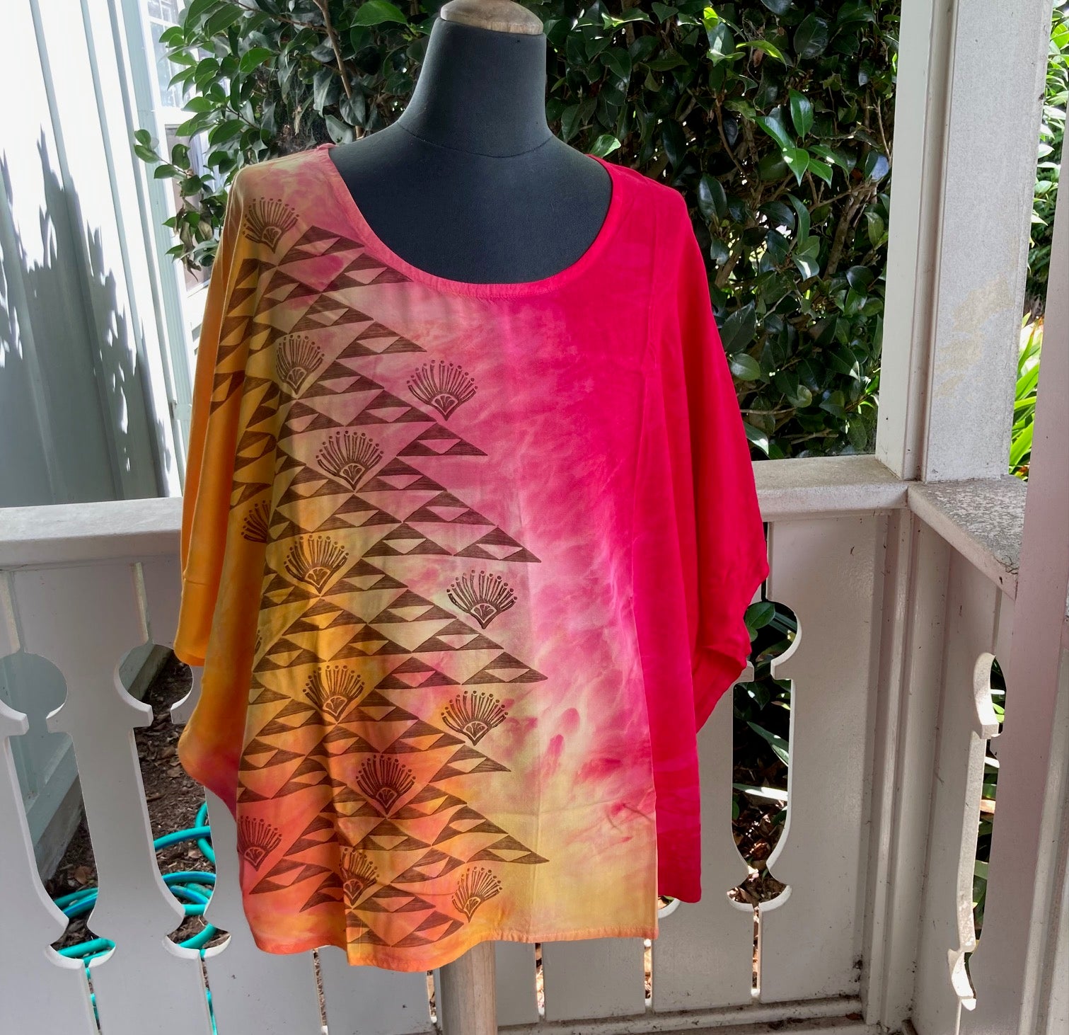 SIZE XLARGE Ohe Kapala Blouse in Red and Yellow with Mauna and Lehua
