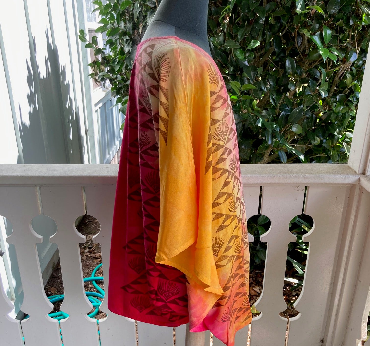 SIZE XLARGE Ohe Kapala Blouse in Red and Yellow with Mauna and Lehua
