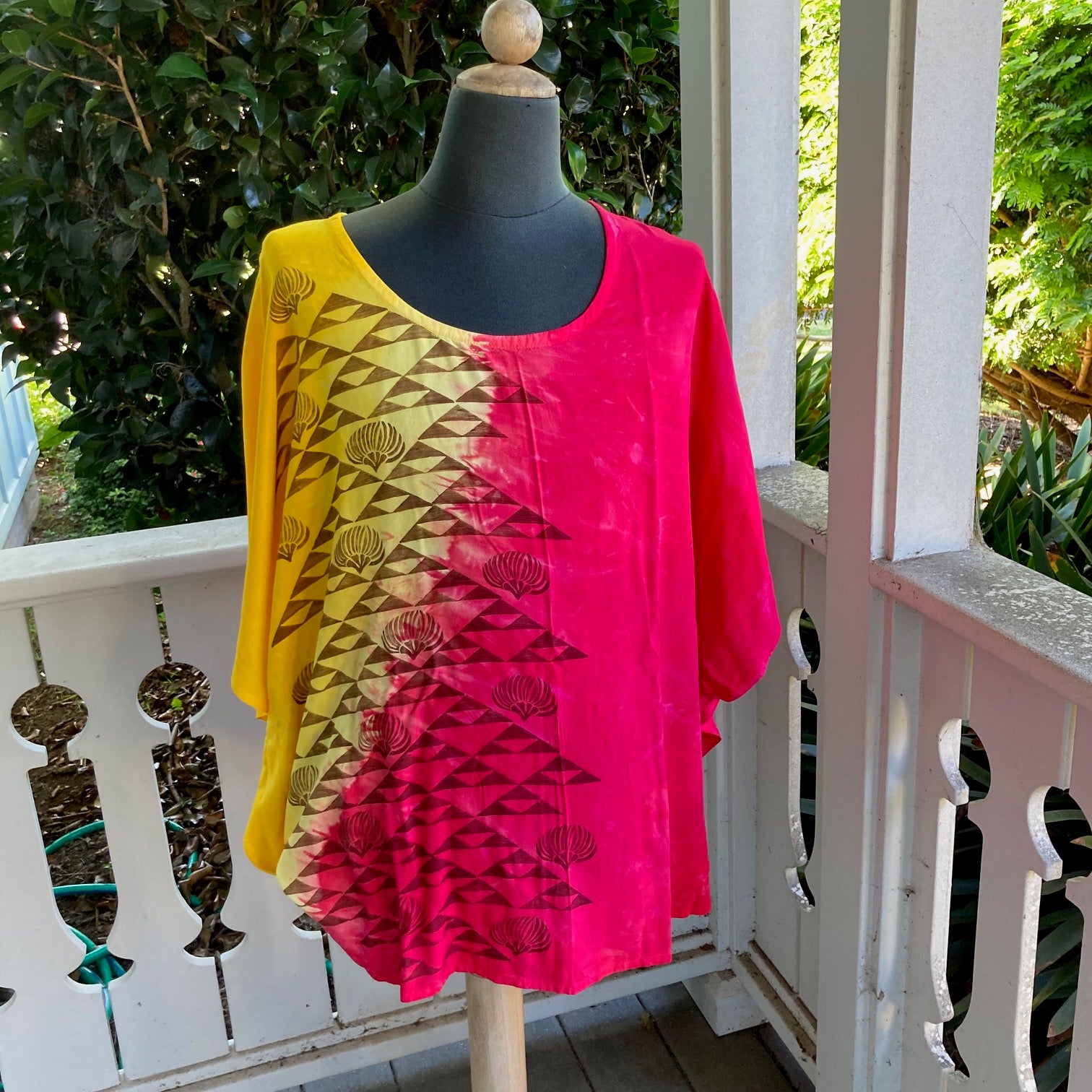SIZE 2XL Ohe Kapala Blouse in Red and Yellow with Mauna and Lehua