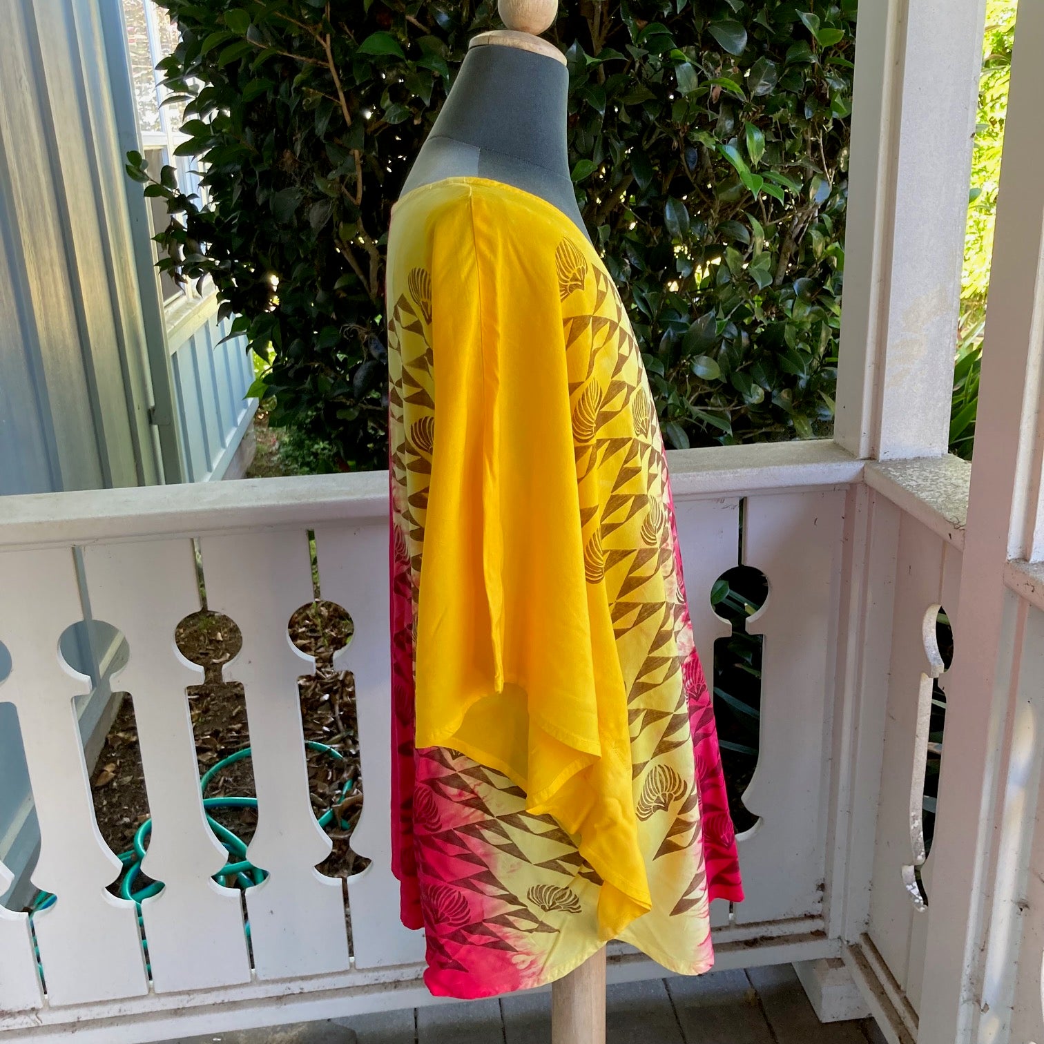 SIZE 2XL Ohe Kapala Blouse in Red and Yellow with Mauna and Lehua