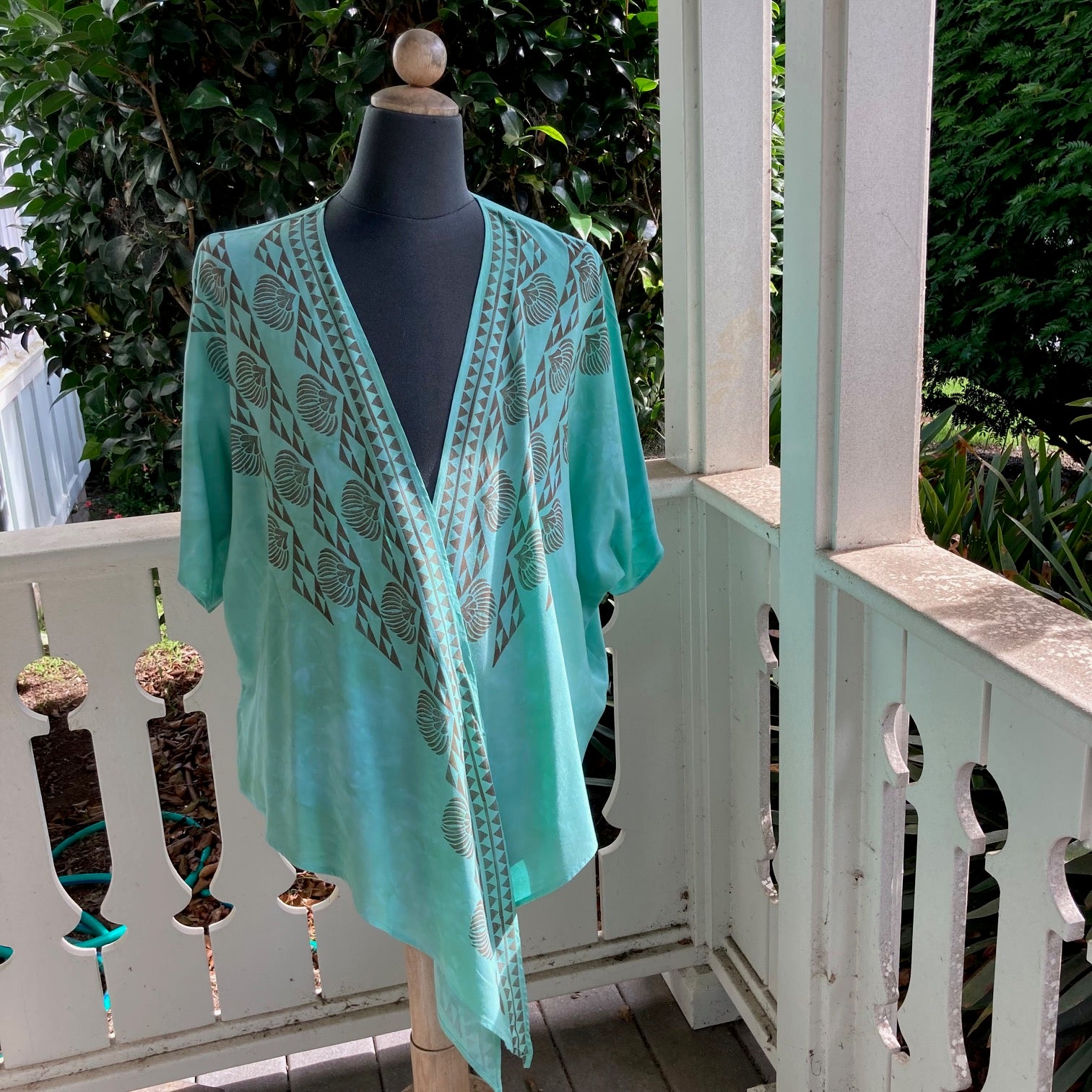 Ohe Kapala TIE Blouse in Mint Green with Mauna and Lehua