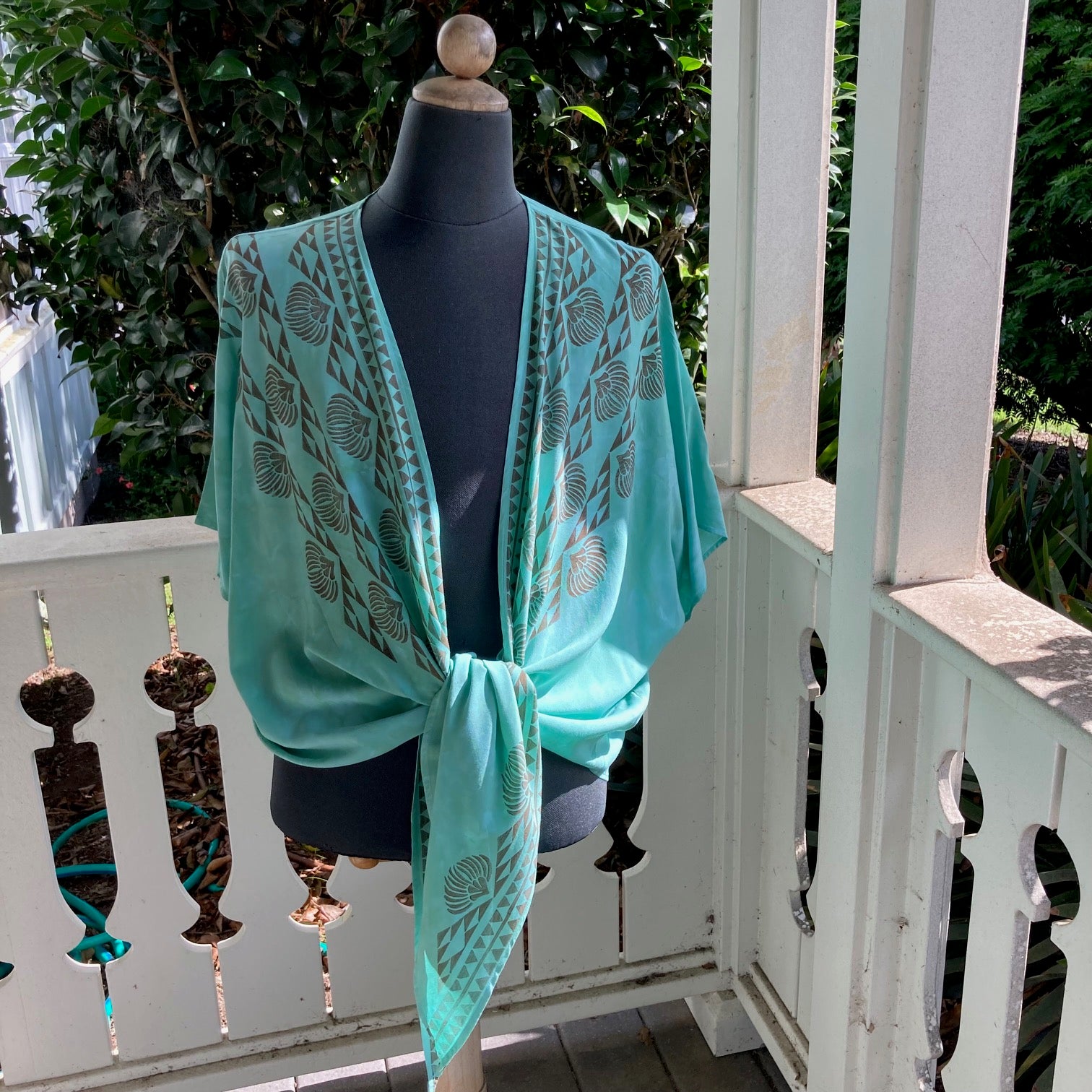 Ohe Kapala TIE Blouse in Mint Green with Mauna and Lehua
