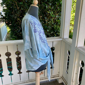 Ohe Kapala TIE Blouse in Gray with Mauna and Lehua
