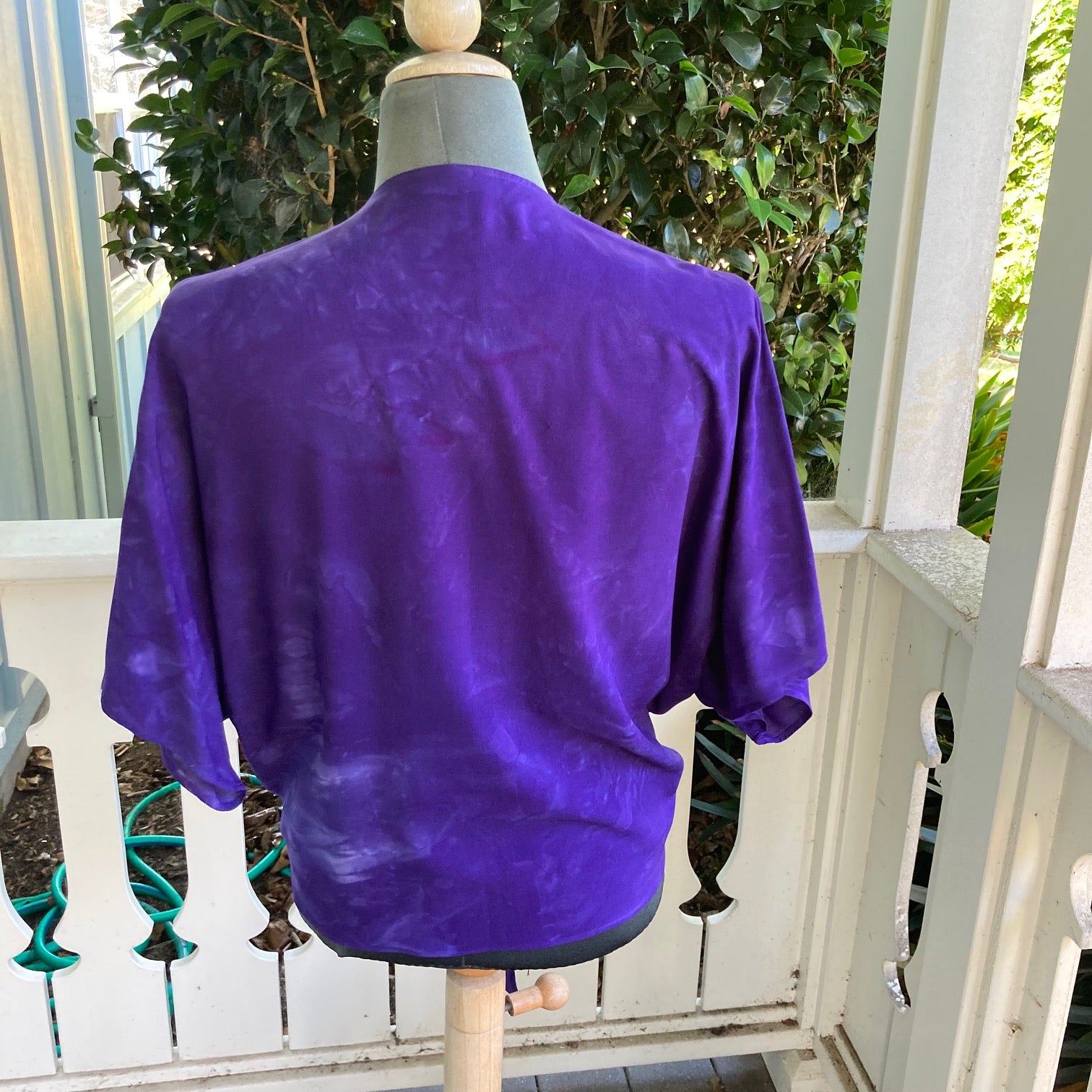 Ohe Kapala TIE Blouse in Deep Vivid Violet with Mauna and 'Iwa