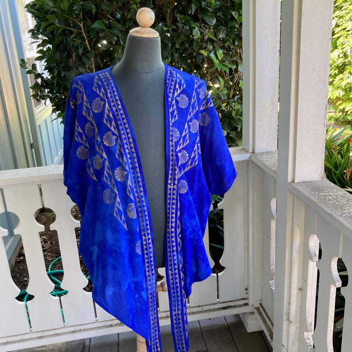 Ohe Kapala TIE Blouse in Royal Blue with Mauna and Lehua