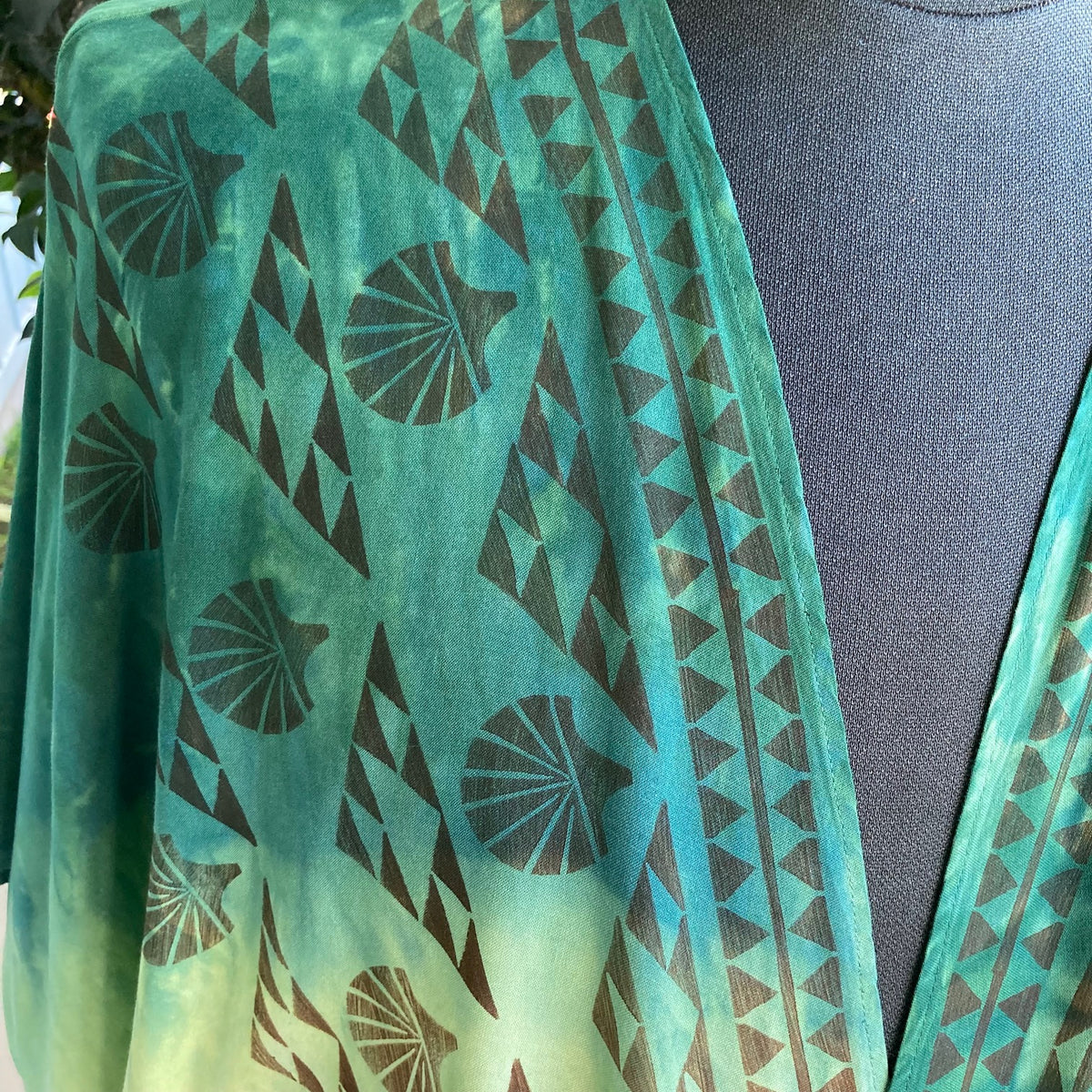 Ohe Kapala TIE Blouse in Green and Yellow with Mauna and Lehua