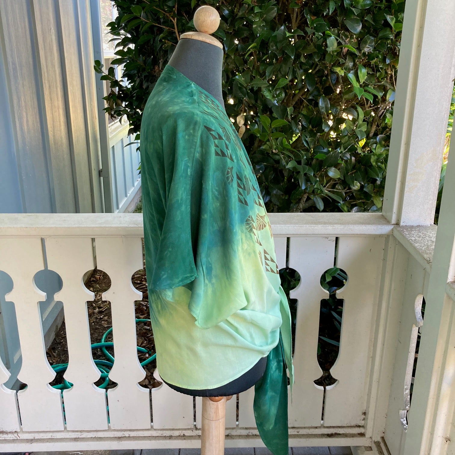 Ohe Kapala TIE Blouse in Green and Yellow with Mauna and Lehua
