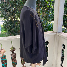Ohe Kapala TIE Blouse in Black with Mauna and Plumeria