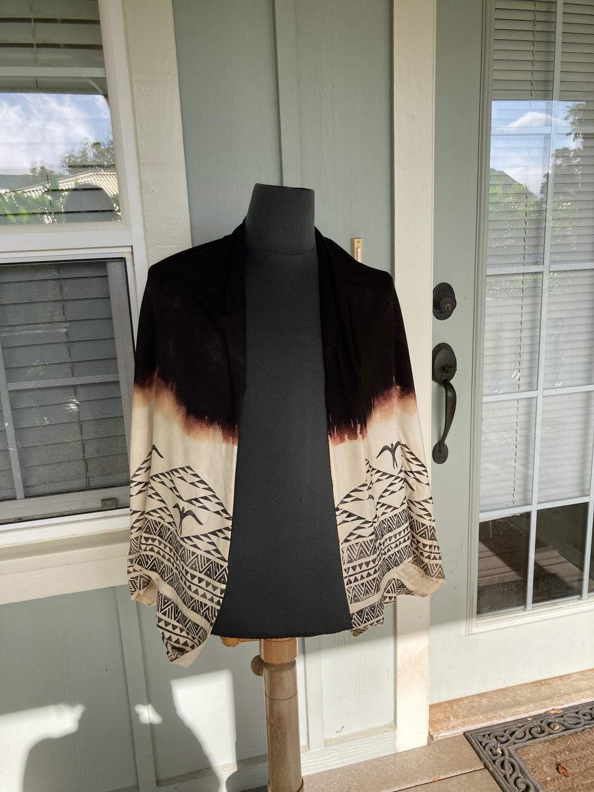 Ohe Kapala Shrug in Brown to Cream Ombre with the Mauna and the 'Iwa