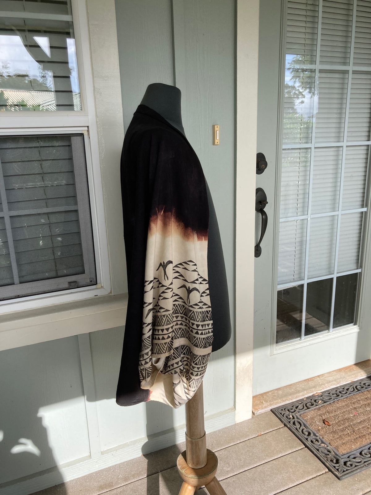 Ohe Kapala Shrug in Brown to Cream Ombre with the Mauna and the 'Iwa