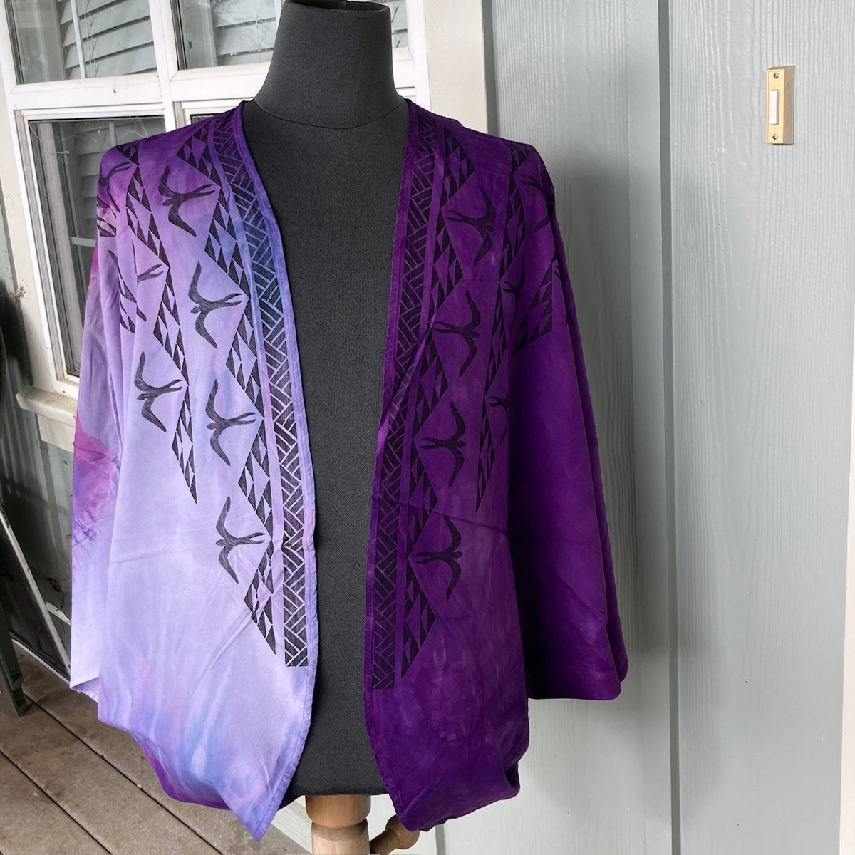 Ohe Kapala U'ilani Shrug In Purple Ombre with the Mauna and 'Iwa