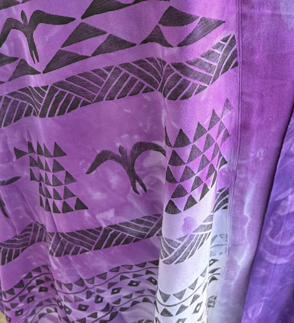 Ohe Kapala Kimono Wrap in Mottled Purple
