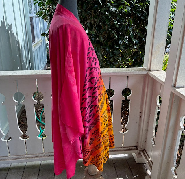 Ohe Kapala Kimono Wrap in Mottled Red and Yellow