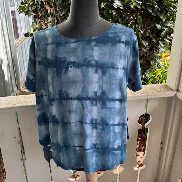 Shibori Scoop Neck Blouse in a Greyish Blue in size LARGE