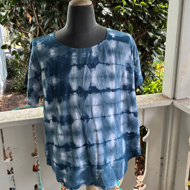 Shibori Scoop Neck Blouse in a Greyish Blue in size XLARGE