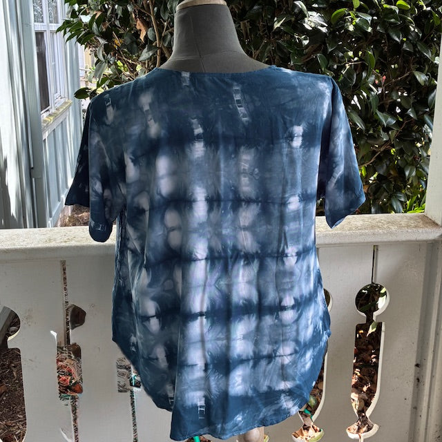 Shibori Scoop Neck Blouse in a Greyish Blue in size XLARGE