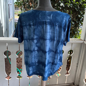 Shibori Scoop Neck Blouse in a Blue in size XLARGE