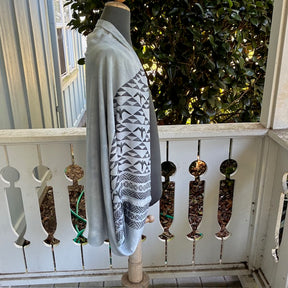 Ohe Kapala Shrug in Gray with the Mauna and 'Iwa bird