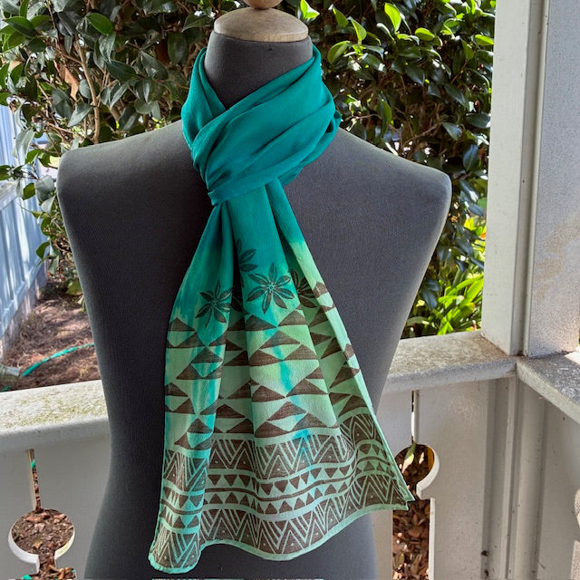 Ohe Kapala Silk Crepe Scarf in Emerald with the Mauna and Plumeria