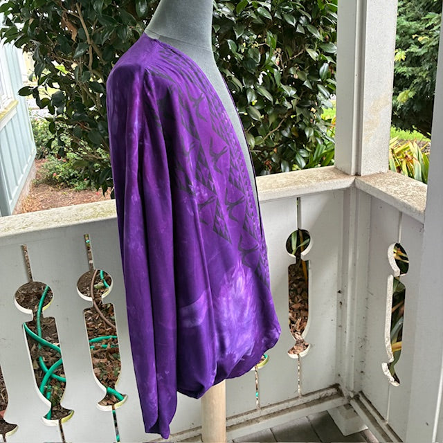Ohe Kapala U'ilani Shrug In Mottled Dark Purple with Lauhala, The Mauna and 'Iwa