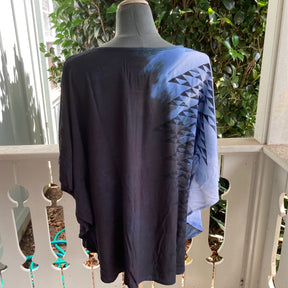 SIZE XLARGE  Ohe Kapala Blouse in Charcoal and Blue with Mauna and 'Iwa