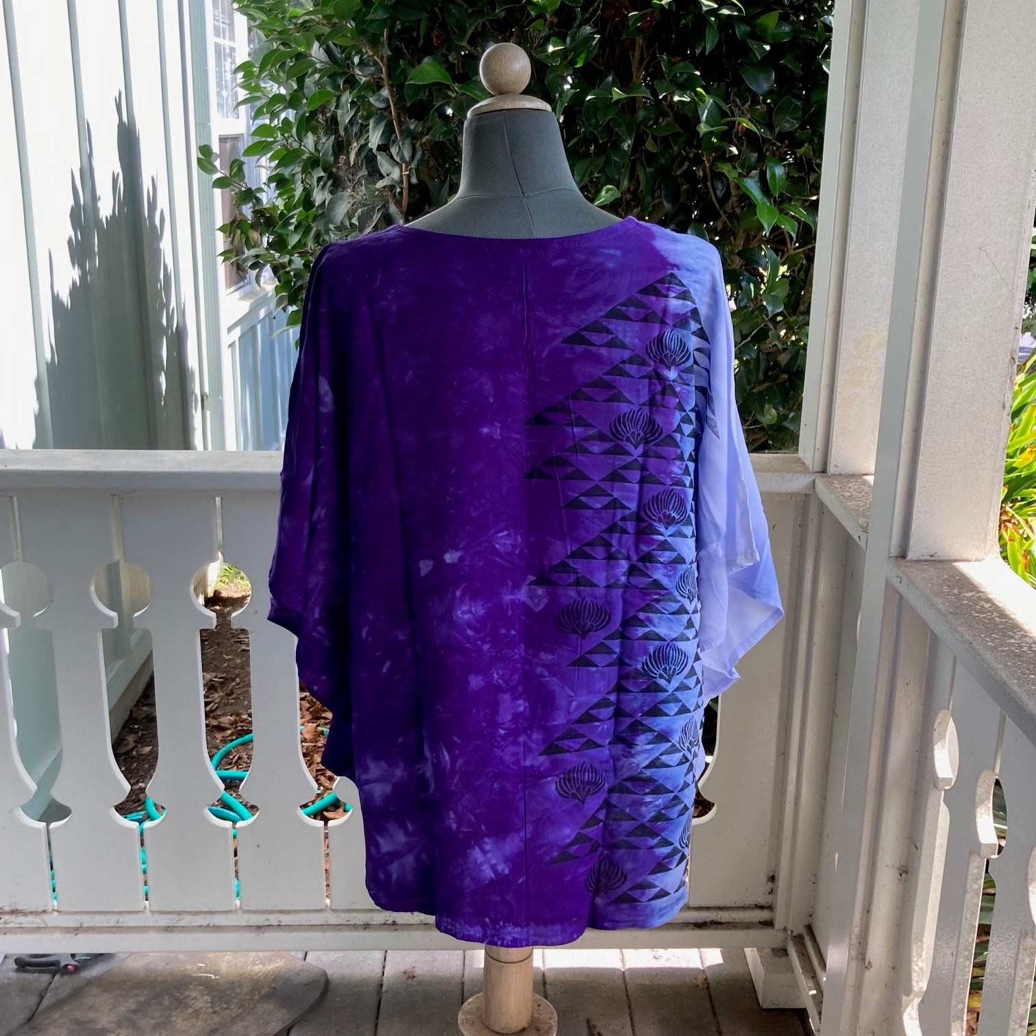 SIZE XLARGE  Ohe Kapala Blouse in Purple and Blue with Mauna and Lehua