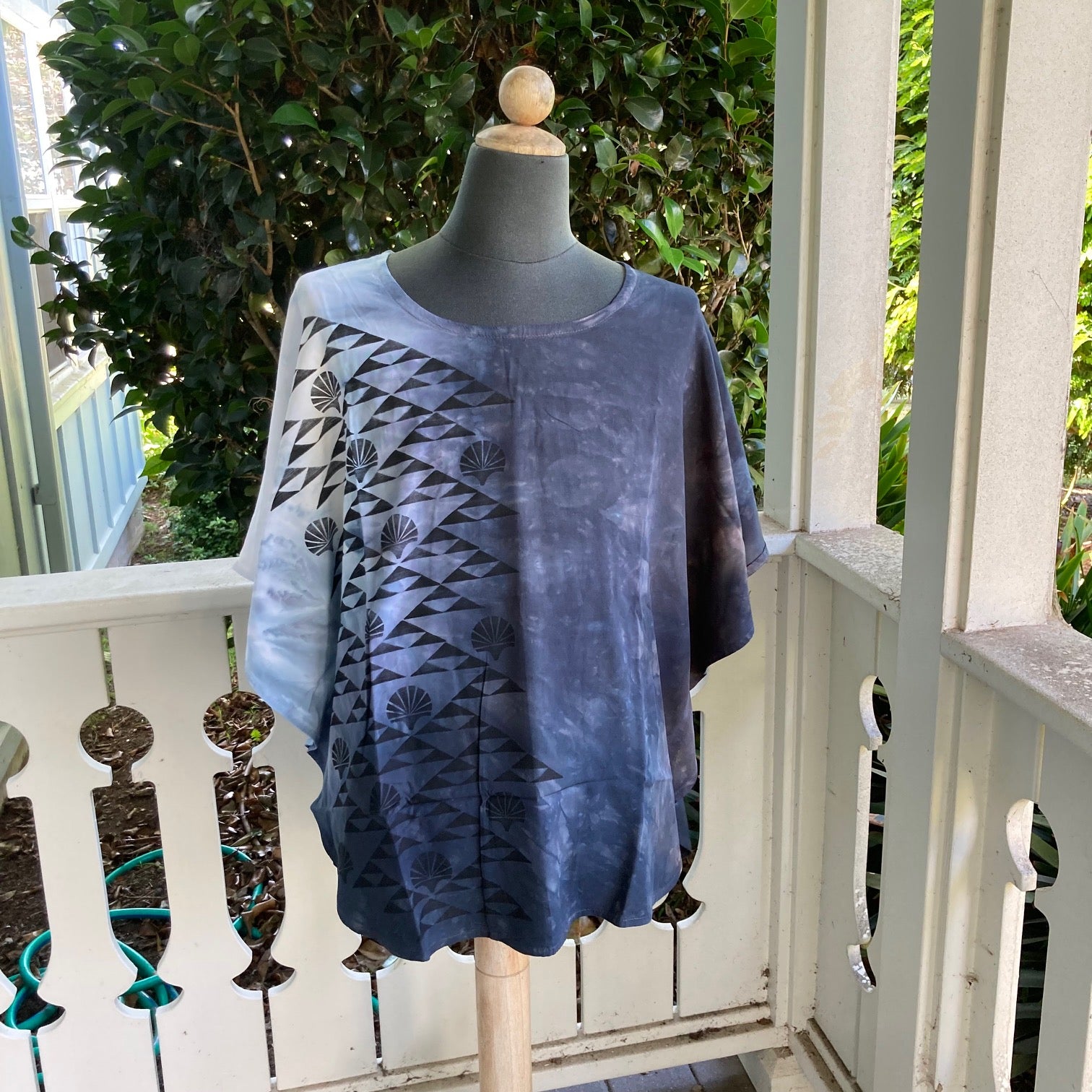 SIZE MEDIUM  Ohe Kapala Blouse in Charcoal and Blue with Mauna and Lehua