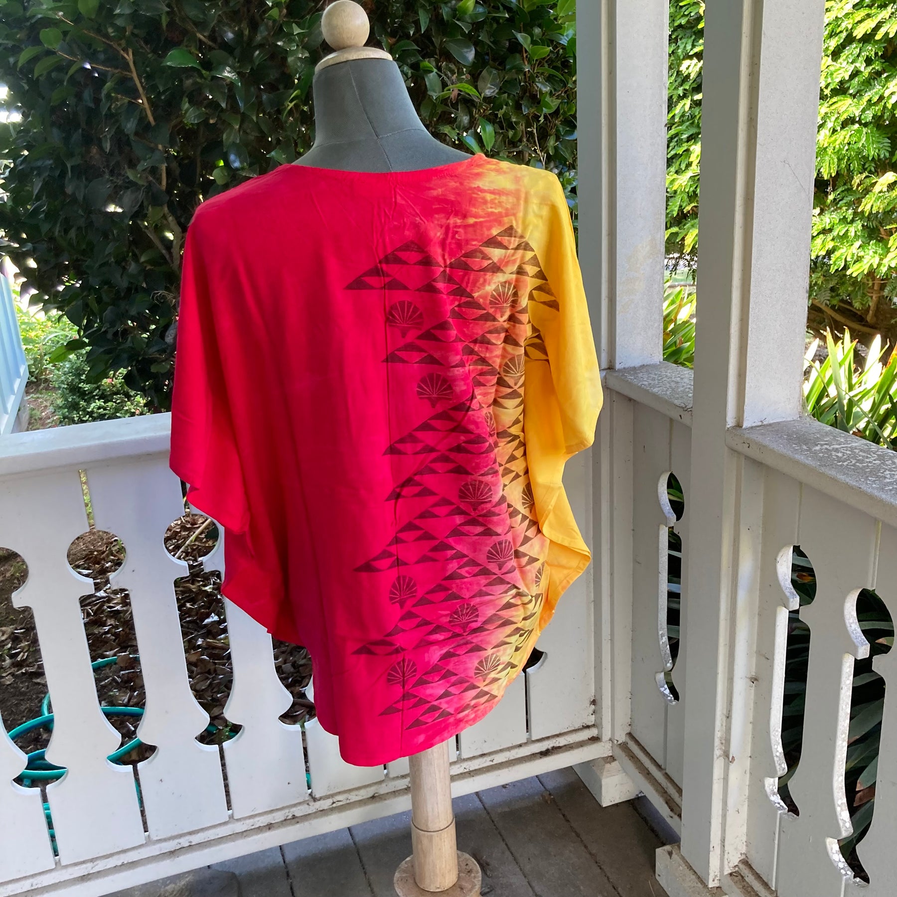 SIZE SMALL Ohe Kapala Blouse in Red and Yellow with the Manua and Lehua