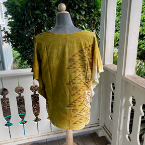 SIZE SMALL Ohe Kapala Blouse in Mustard with the Manua and Lehua