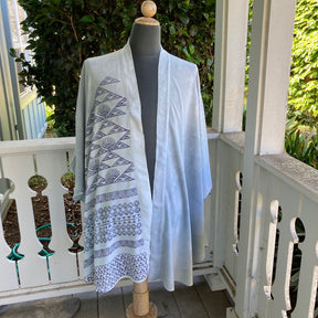Ohe Kapala KiWrap In Pale Gray