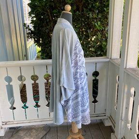 Ohe Kapala KiWrap In Pale Gray