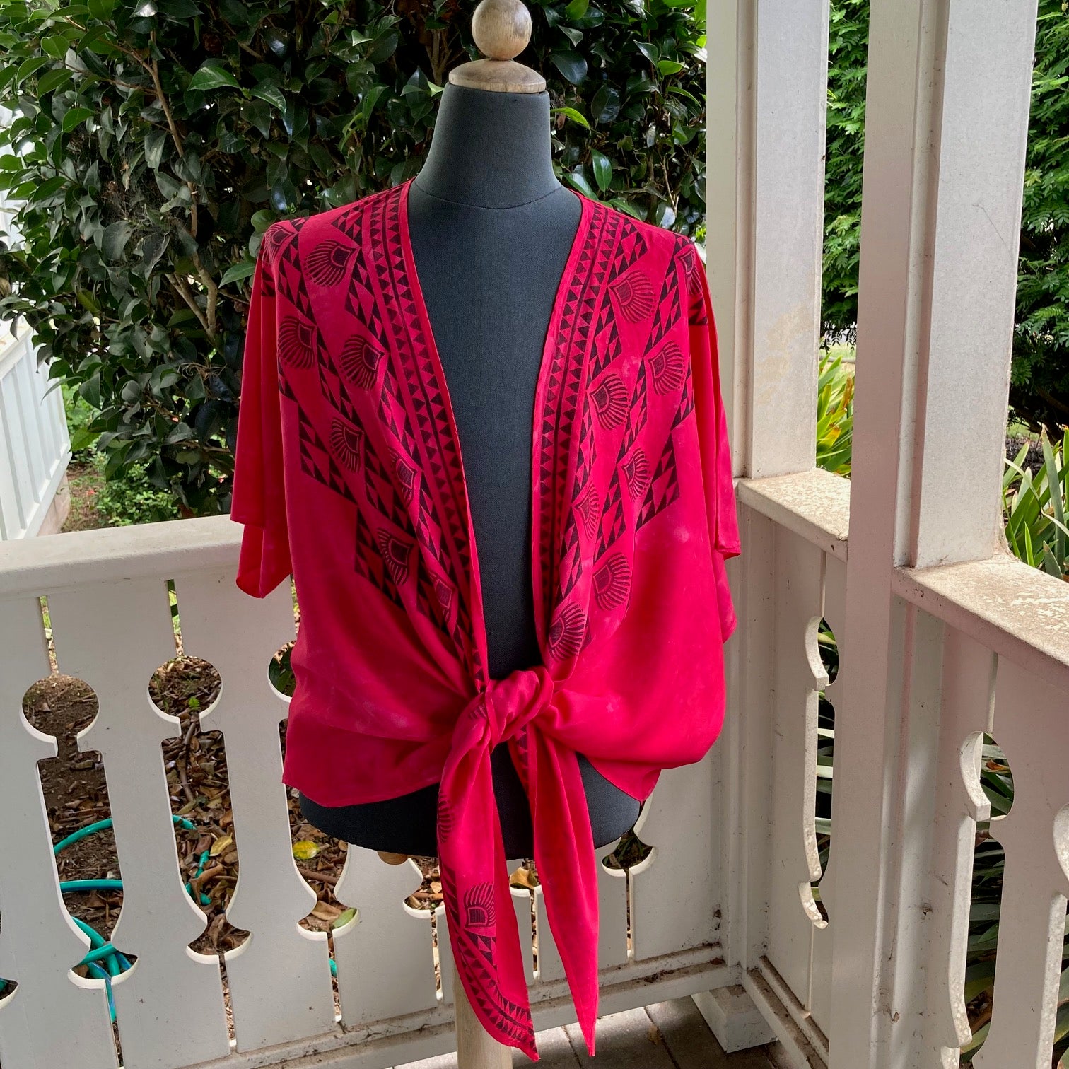 Ohe Kapala TIE Blouse in Red with Mauna and Lehua